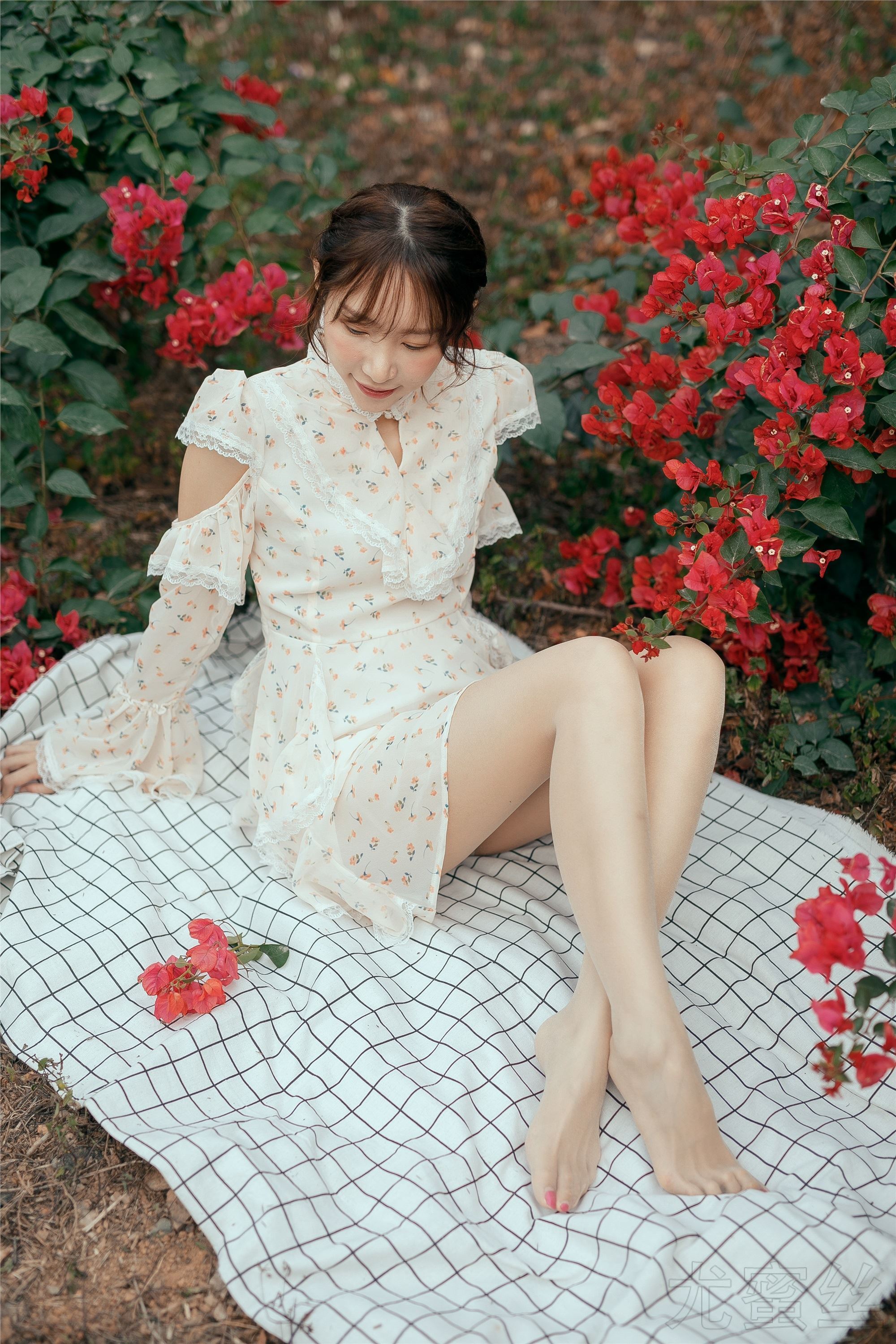 尤蜜丝 穿搭写真 NO.041